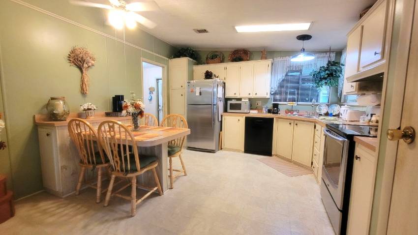 84 Emerald Dr. East a Dundee, FL Mobile or Manufactured Home for Sale